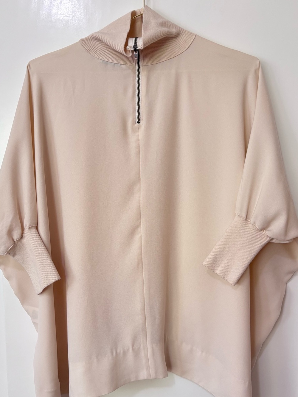 Babaton| Aritzia| ‘Hamish’ Cream Lightweight Half-Zip Poncho Top Sz XS